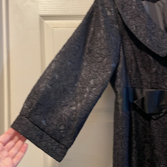 Harold's black lace coat - Picture 6 of 6